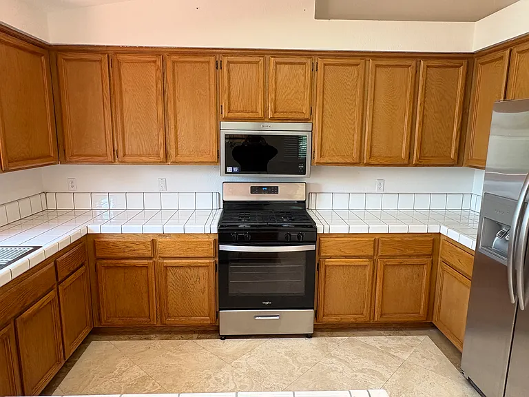 2235 Ventnor Ln — Photo 6