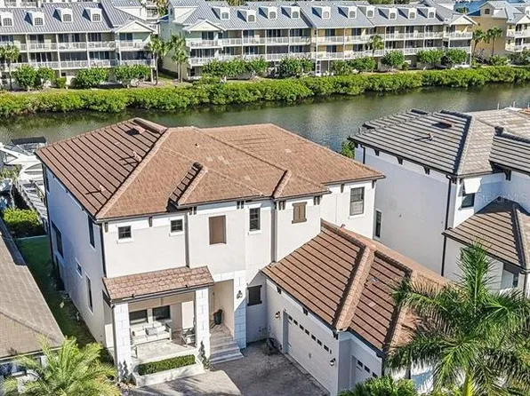 3110 Christophers Watch Ln, Ruskin, FL 33570