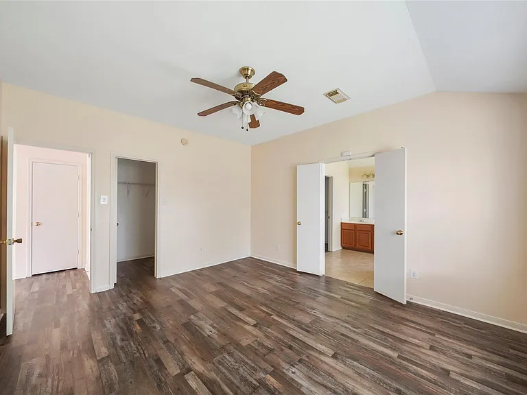 20410 Pomegranate Ln — Photo 13