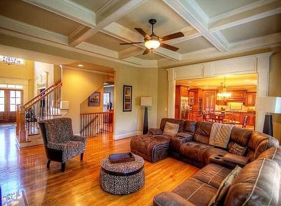 5th image of 941 Cranbrook Glen Ln
