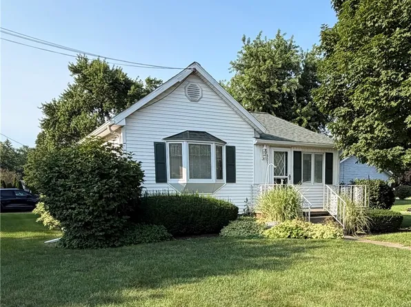 303 W Vermilion St, Catlin, IL 61817