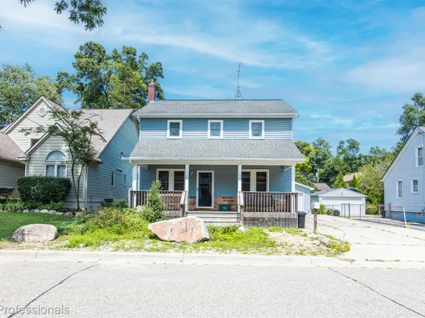 516 Renshaw St, Rochester, MI 48307