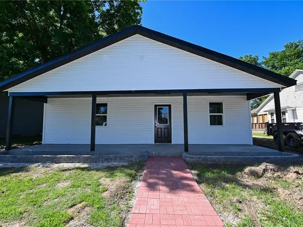 524 E Allison St, Nevada, MO 64772