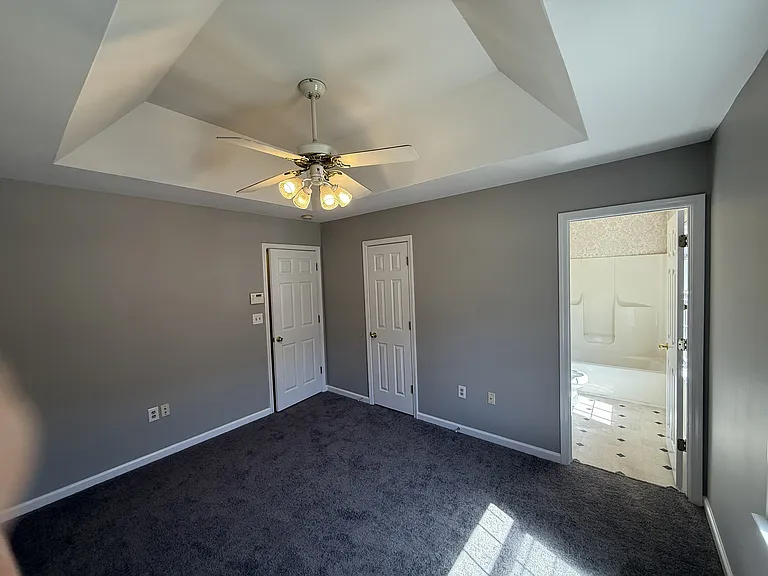 394 W Pointe Dr — Photo 11