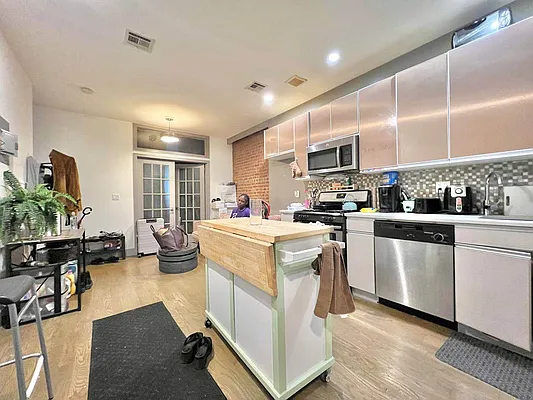 Rented by Doorway NYC, LLC | media 1