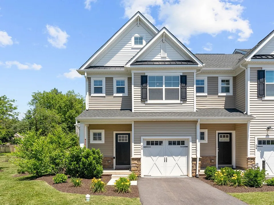 230 Honey Ln