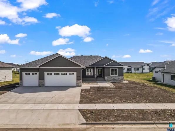 424 Andrew Ave, Harrisburg, SD 57032