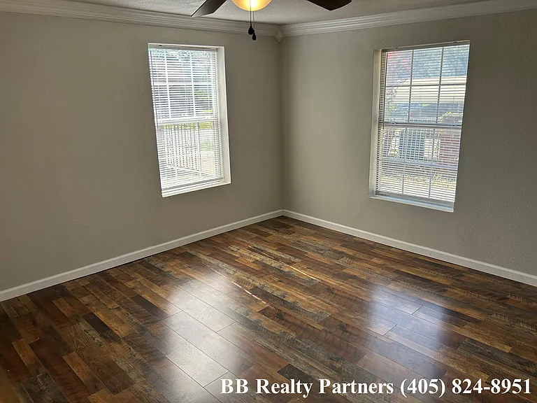 10 S Yorktown Ave — Photo 20