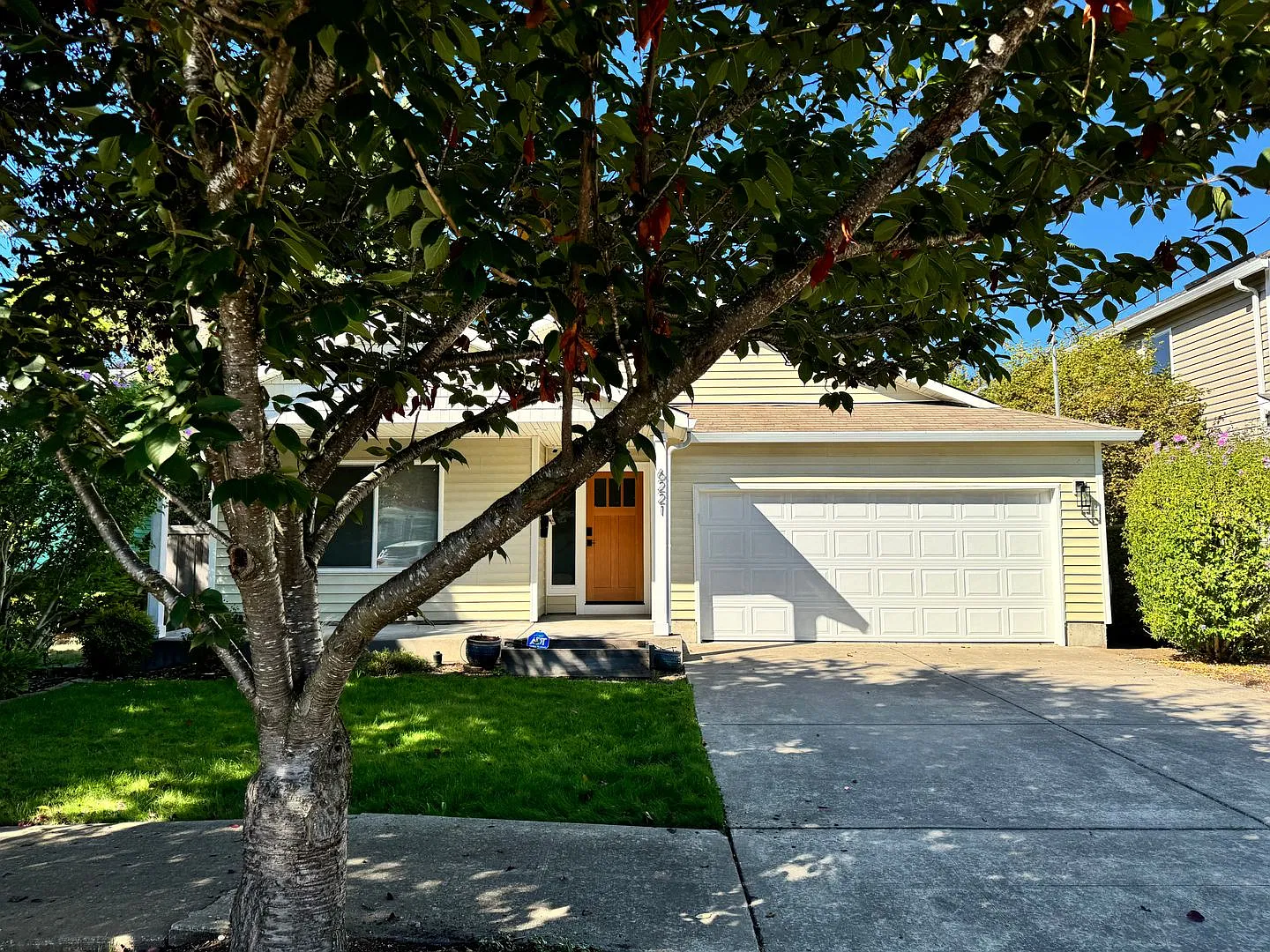 Immaculate 4Bd/2Ba home in Rose City Park neighborhood of NE Portland!! Solar, EV Charging Ready,... — Photo 3