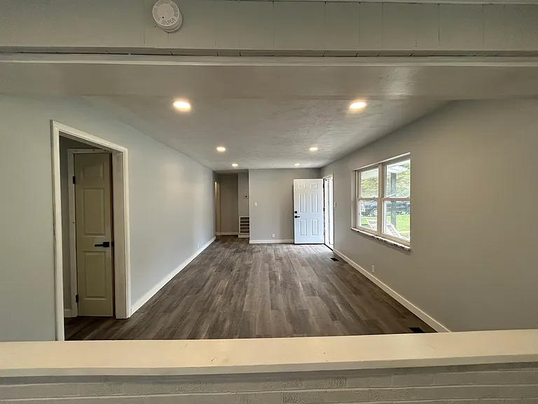 236 Riggs Ave SE — Photo 9