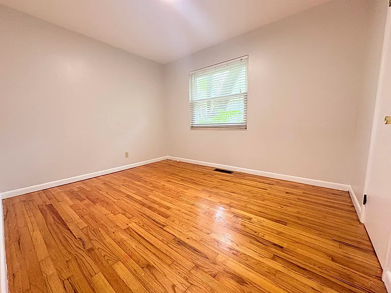 1504 Sunset Ln — Photo 20