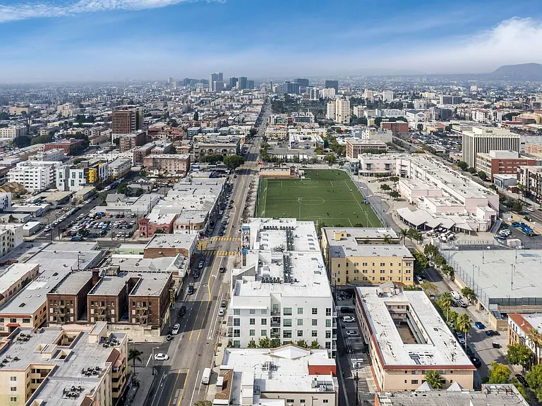 Seven West DTLA — Photo 18