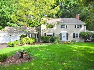 11 Whynwood Rd, Simsbury, CT 06070