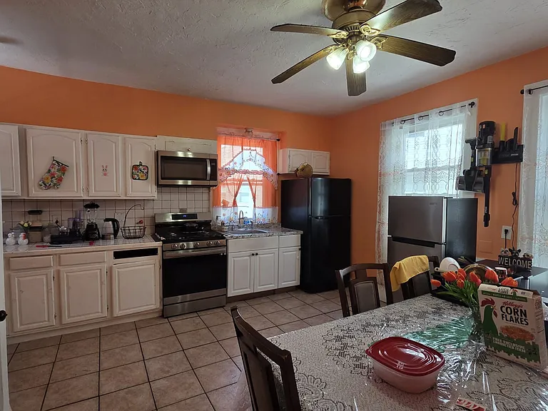 31 N Common St #2 — Photo 13