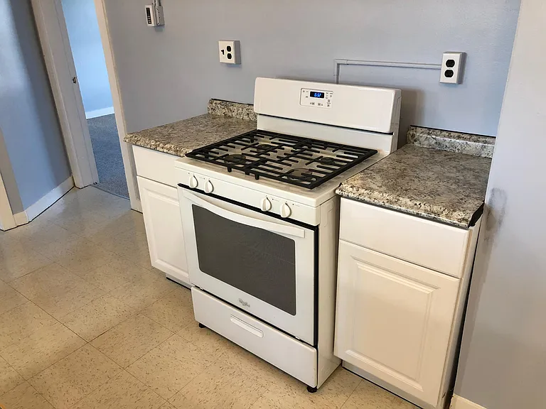 400 Harvard St #3 — Photo 7