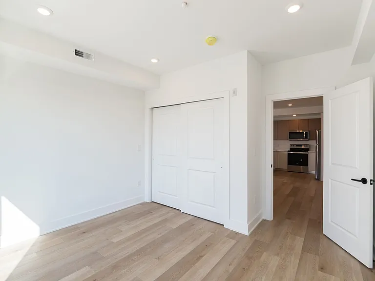 5900 Germantown (The Premiere) — Photo 48