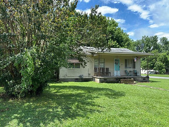 3rd image of 403 Bryant Dr