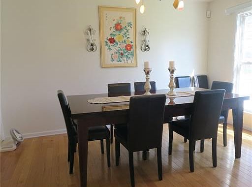 5th image of 19 Wilmot St