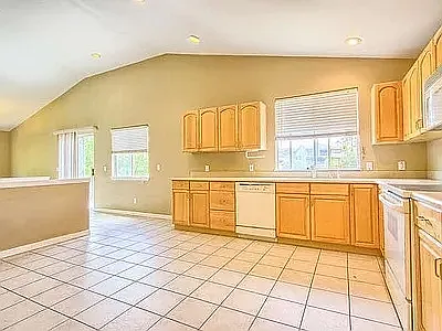 28426 Sandhurst Way — Photo 10