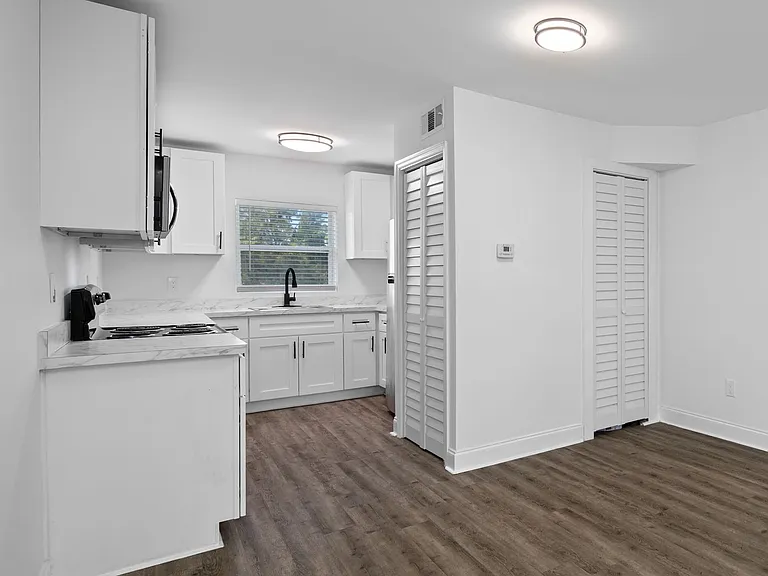 KC Flats Apartments — Photo 66