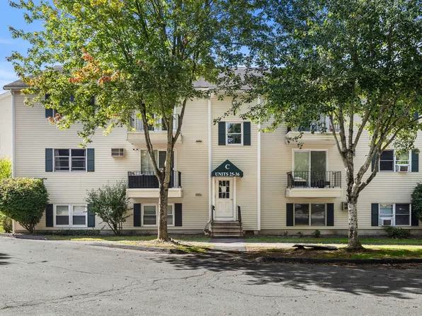 1261 Church St APT 31, New Bedford, MA 02745