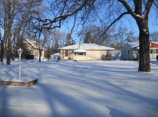 1637 Old Hudson Rd, Saint Paul, MN 55106