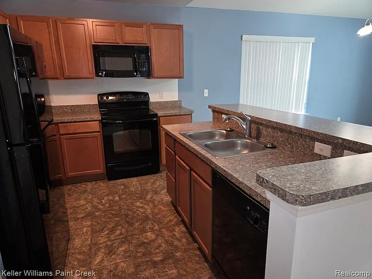 29949 Fox Run Cir — Photo 9