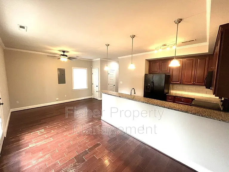 1411 Porter St #B — Photo 3