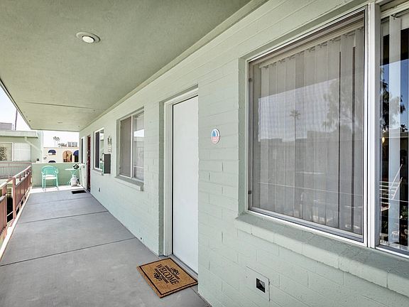 4th image of 1702 W Tuckey Ln Unit 227