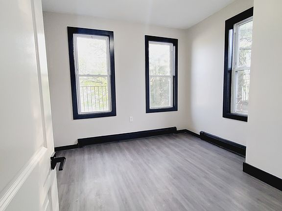 4th image of 63 Greenville Ave #2L