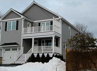 211 Aquidneck Avenue, Middletown, RI 02842