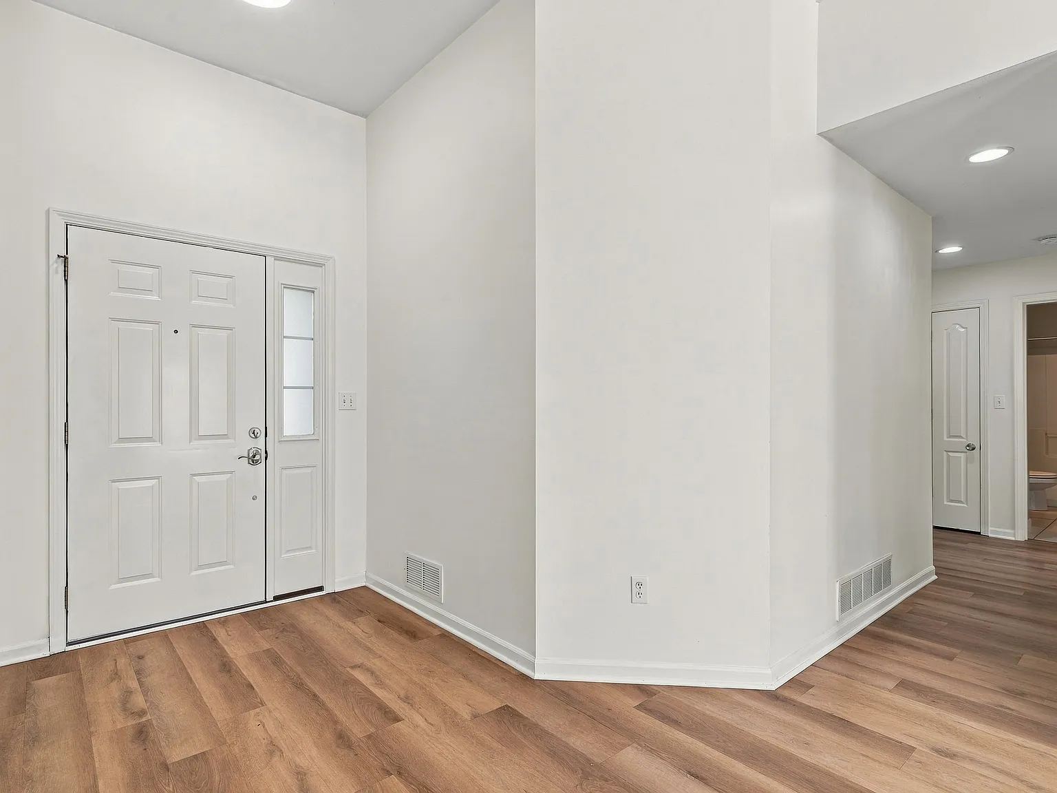3 bed, 1664 sqft, $1,900 — Photo 4