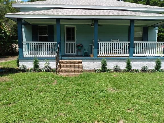 2nd image of 406 Brown St