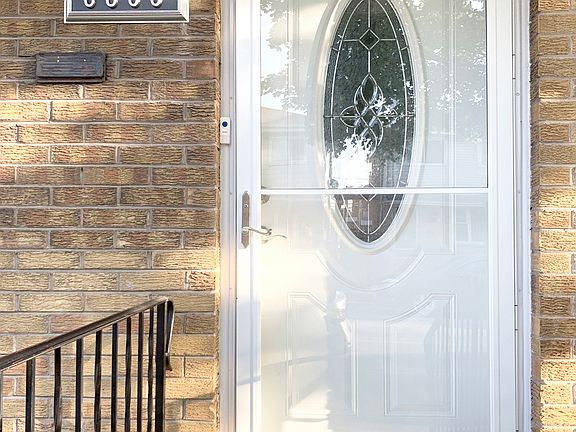3rd image of 9855 Garden Ct