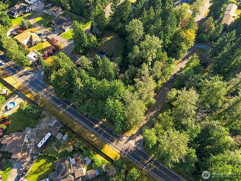 3rd image of 11515 Shaw rd E
