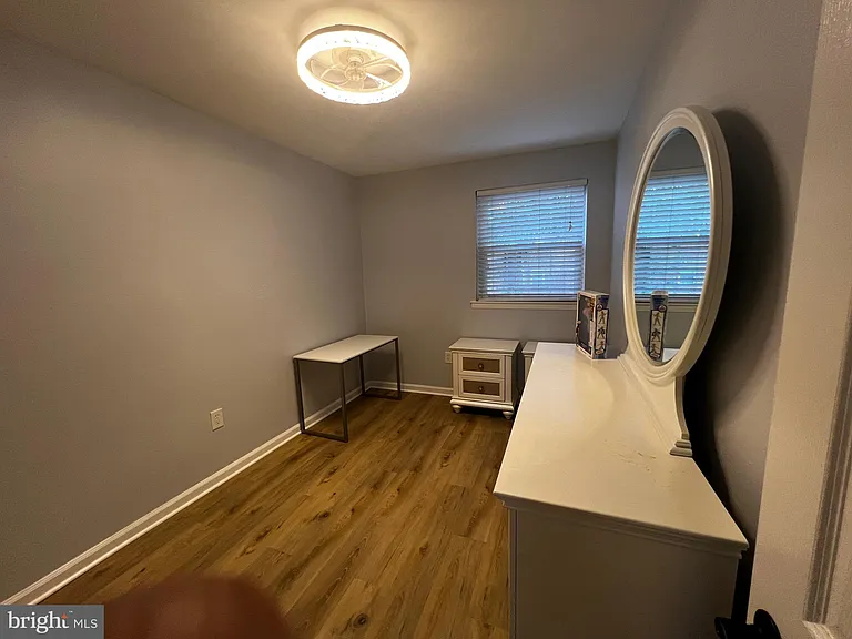 9911 Lackland Dr — Photo 15