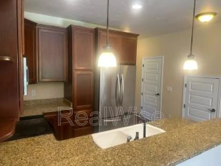 1709 Softwood Way — Photo 9