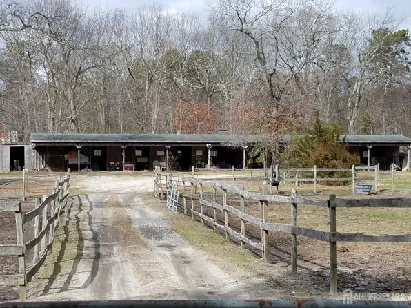 16 Hidden Pines Dr, Millstone Township, NJ 08510