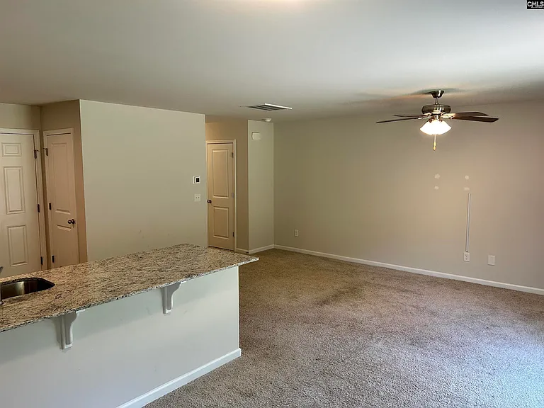 1071 Crescent Moon Loop — Photo 7