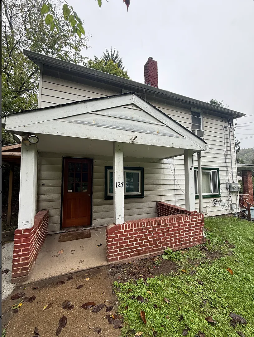 127 Linhart — Photo 1