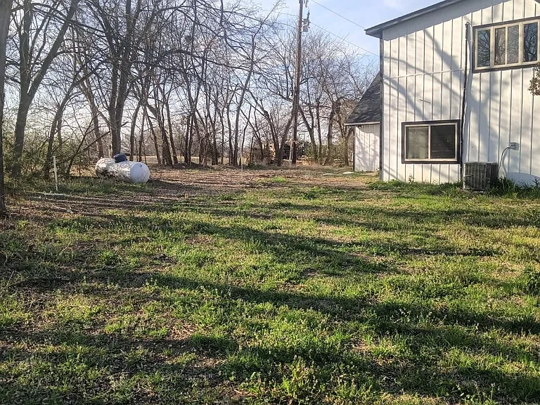 413 Sheila Ln — Photo 22