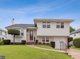 2115 Conwell Ave, Philadelphia, PA 19115