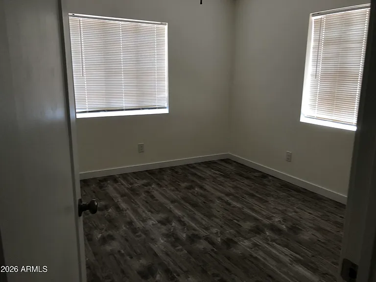 326 W Highland Ave — Photo 15