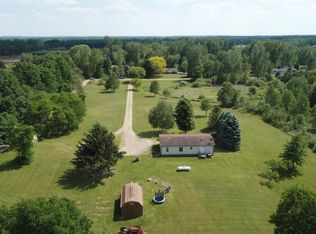 2631 Tozer Rd, North Branch, MI 48461