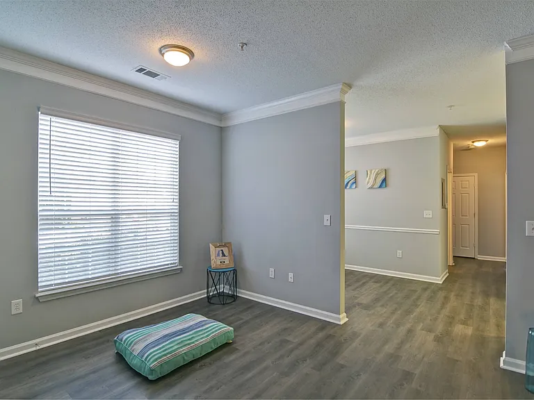 Park Creek Apartments — Photo 7