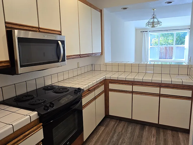 436 Rhone Ct — Photo 5