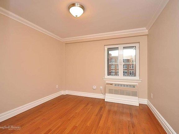 4th image of 2116 31st Ave