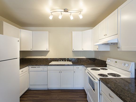 3rd image of 2935 Broadway APT 113
