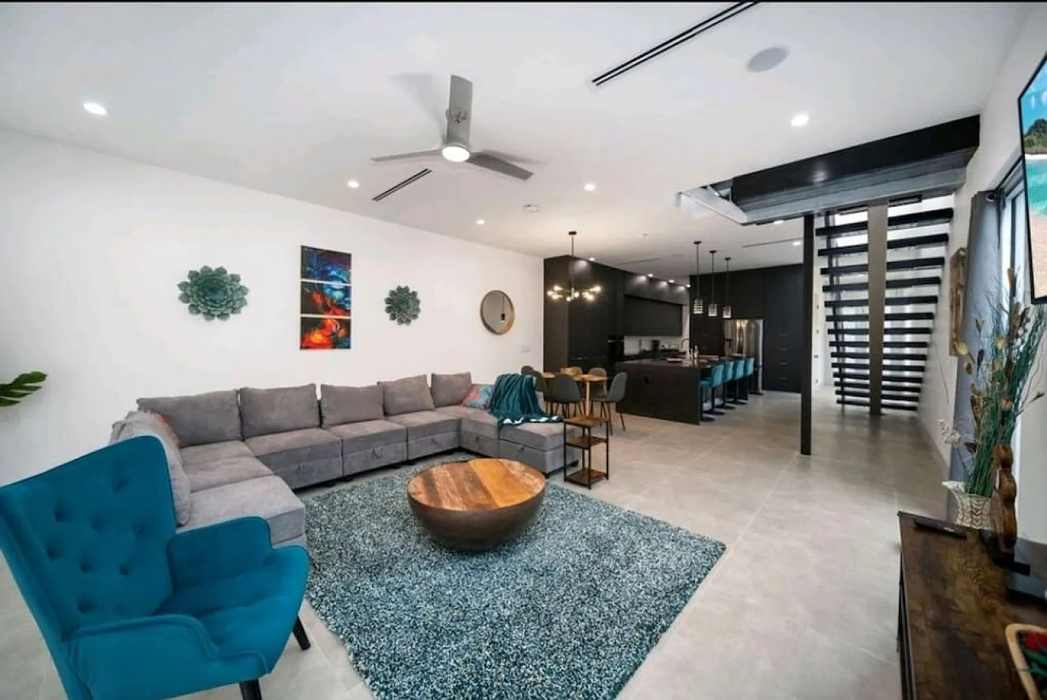 3 bed, 4.0 bath, $14,047 — Photo 2