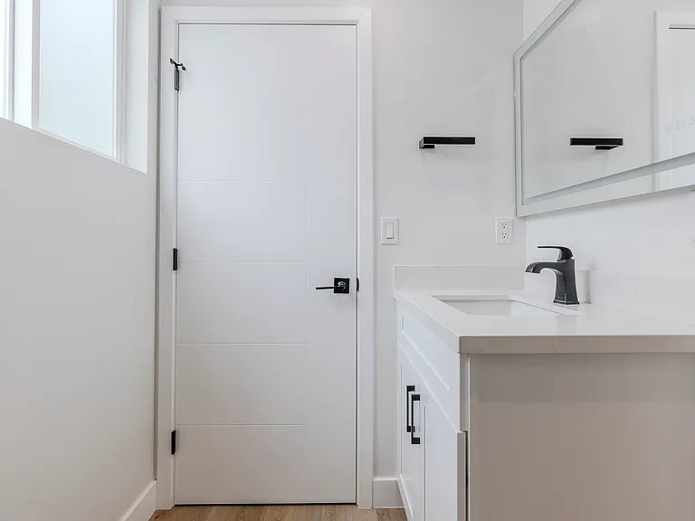 904 N Gardner St #8 — Photo 11